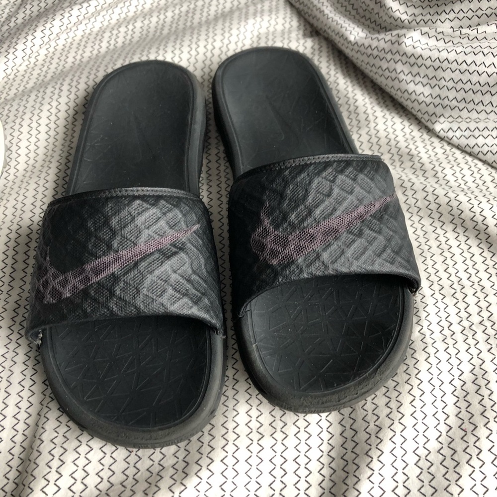 Nike slides